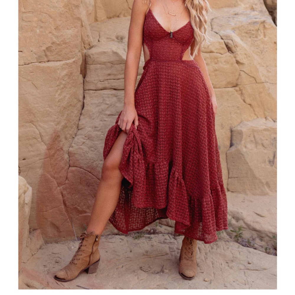 Elegant Red Lace Midi Dress